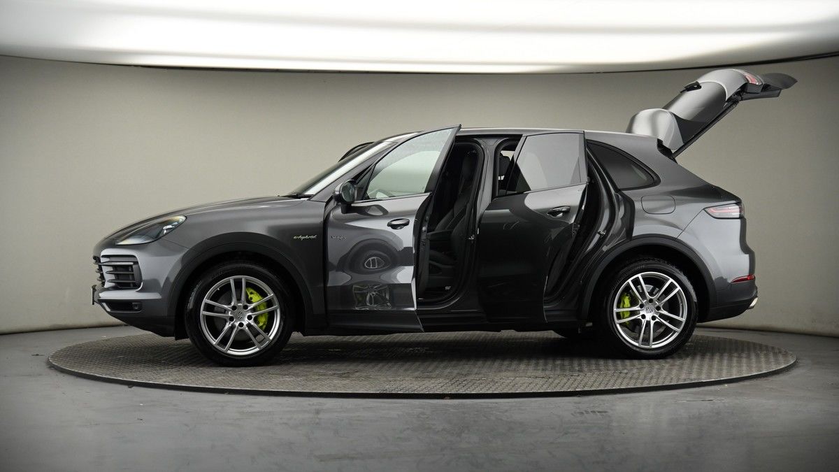 More views of Porsche Cayenne