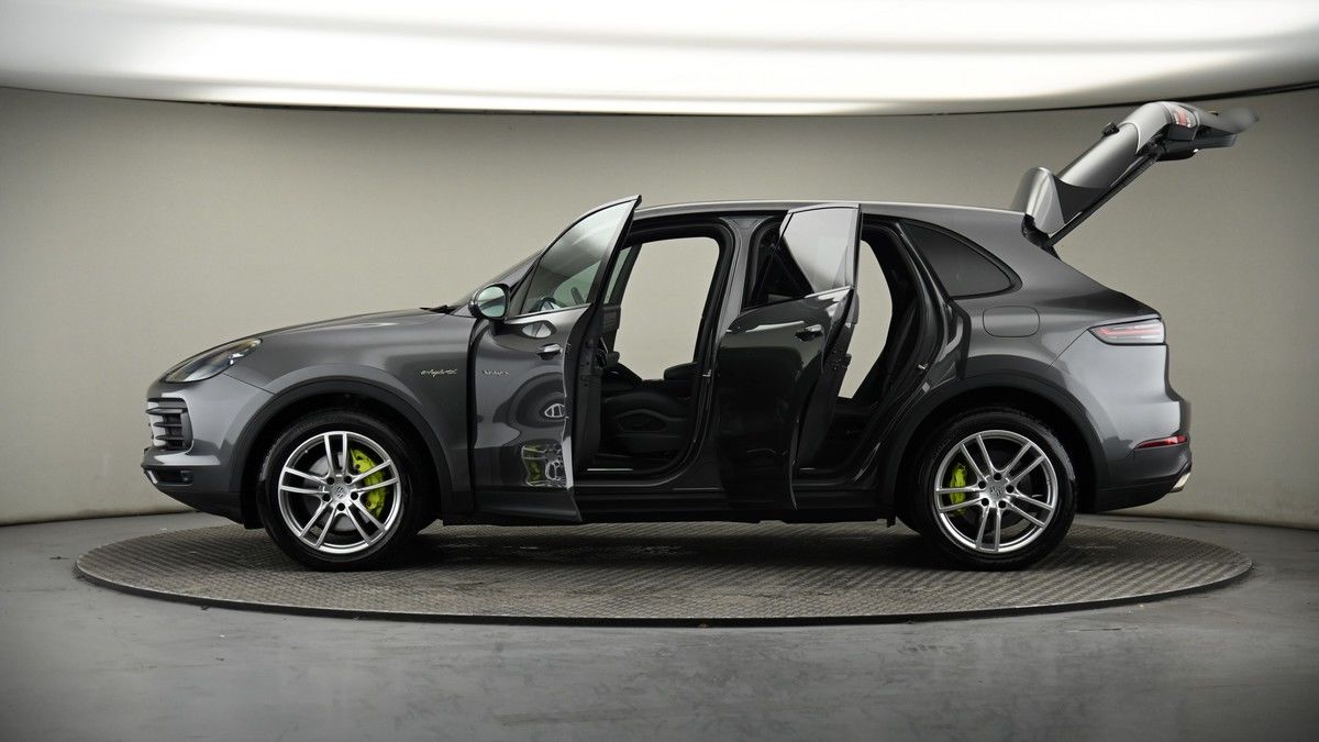 More views of Porsche Cayenne
