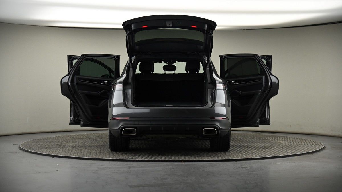More views of Porsche Cayenne