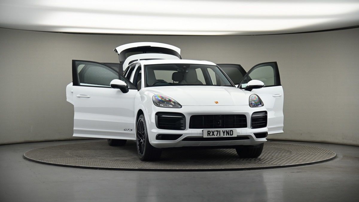 More views of Porsche Cayenne