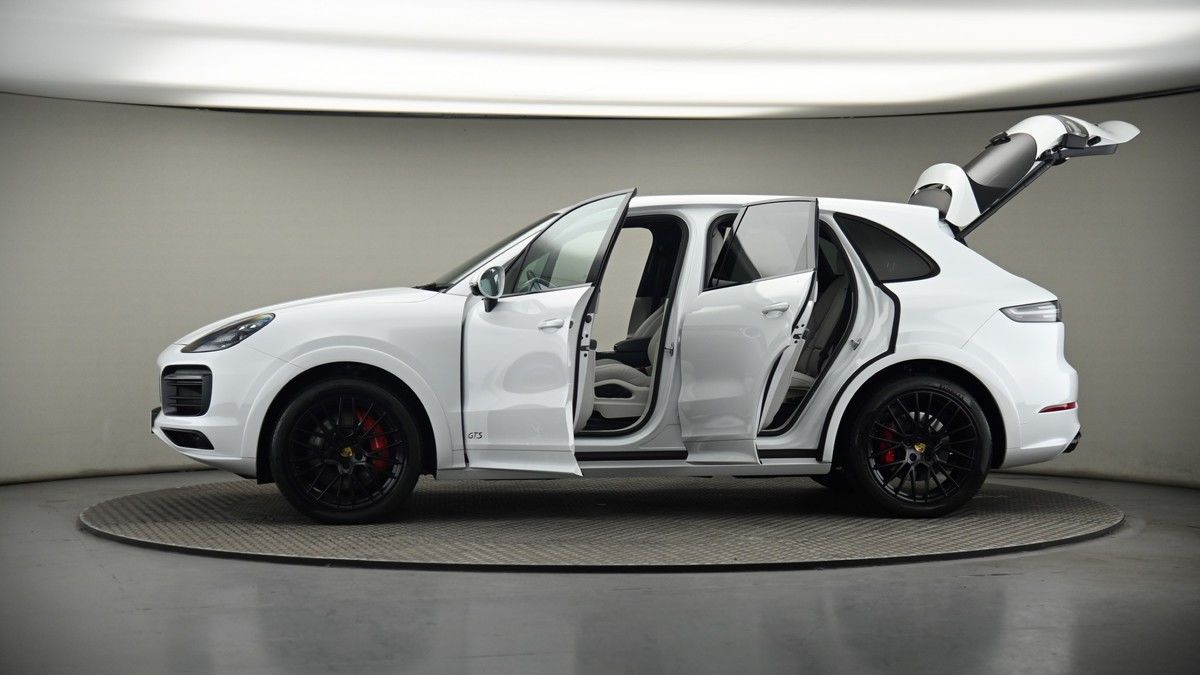 More views of Porsche Cayenne