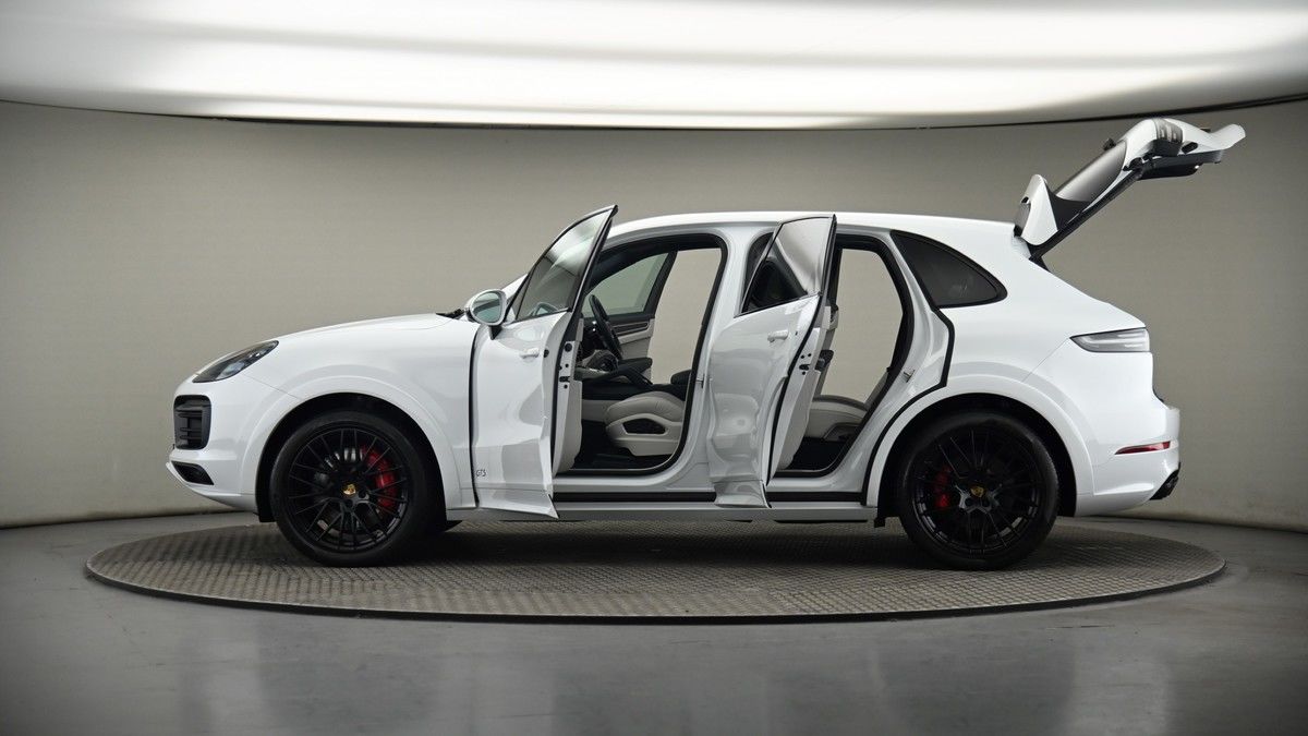 More views of Porsche Cayenne