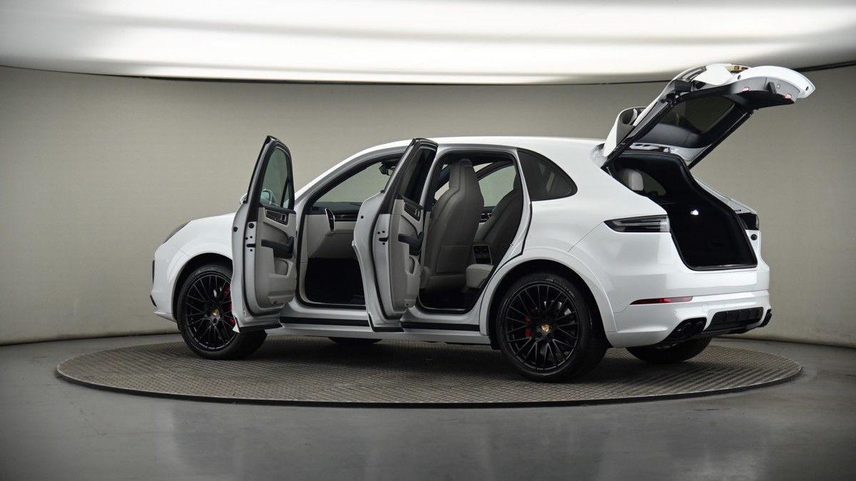 More views of Porsche Cayenne