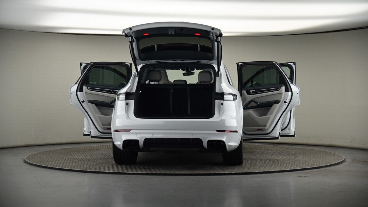More views of Porsche Cayenne