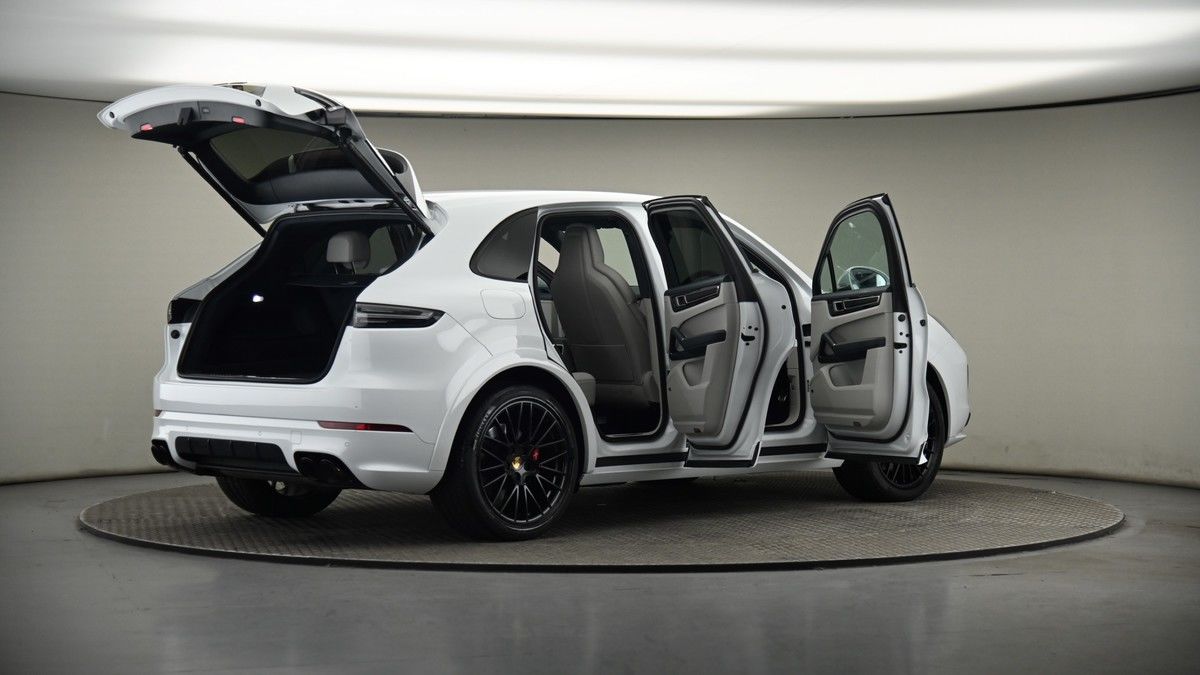 More views of Porsche Cayenne