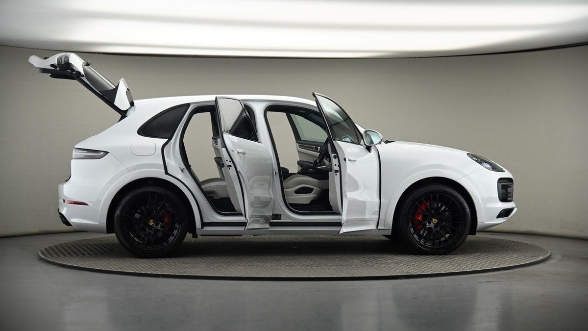 More views of Porsche Cayenne