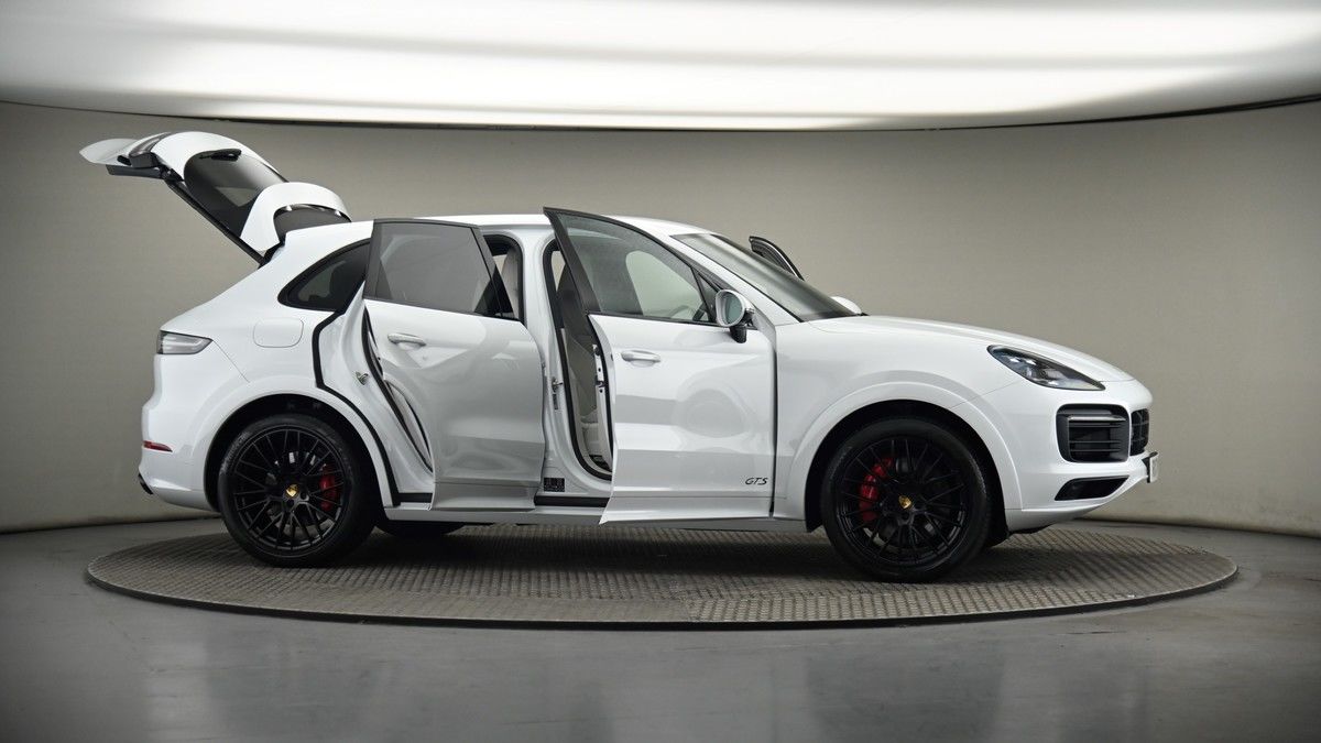 More views of Porsche Cayenne
