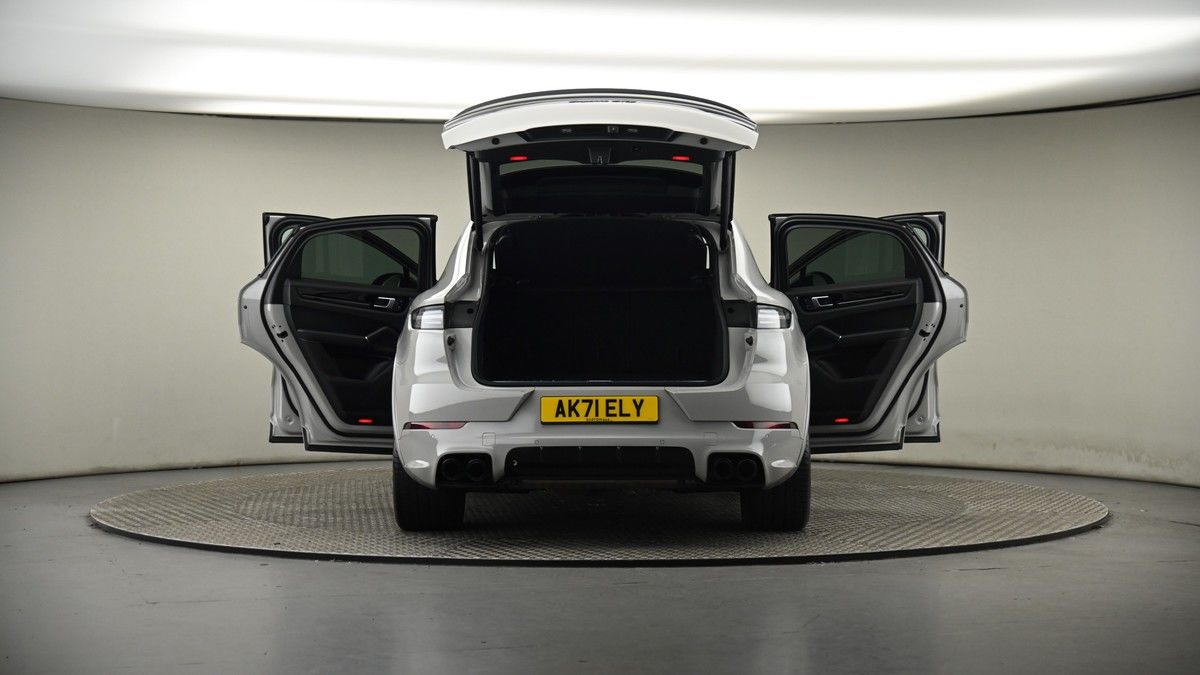 More views of Porsche Cayenne