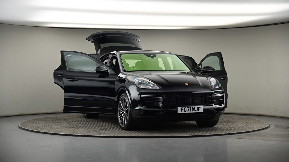 More views of Porsche Cayenne
