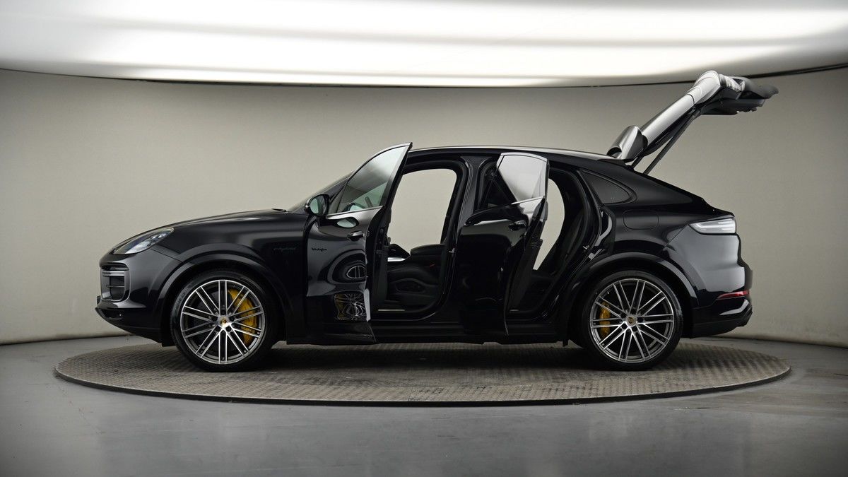 More views of Porsche Cayenne