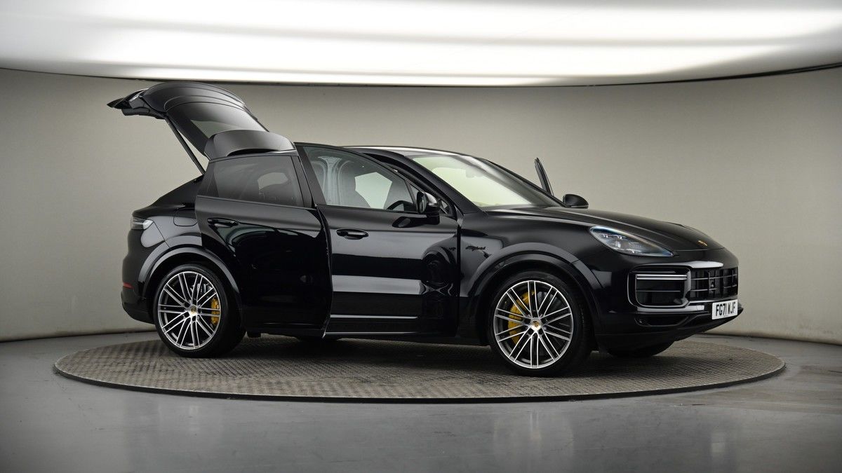 More views of Porsche Cayenne