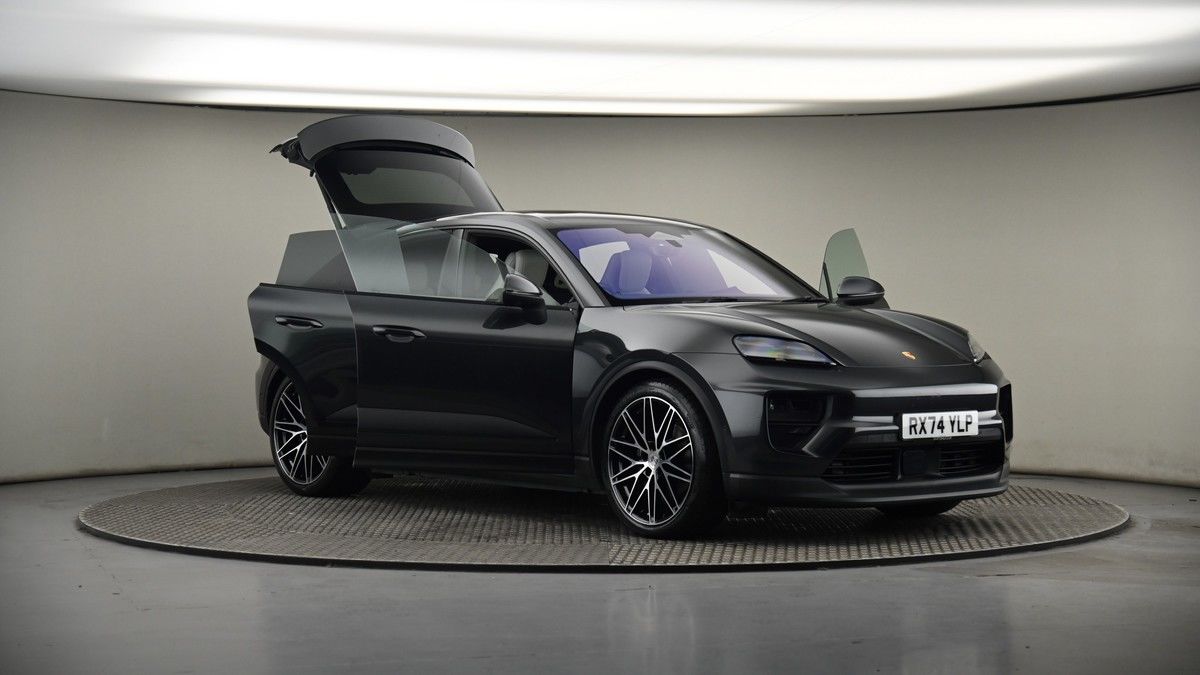 More views of Porsche Macan