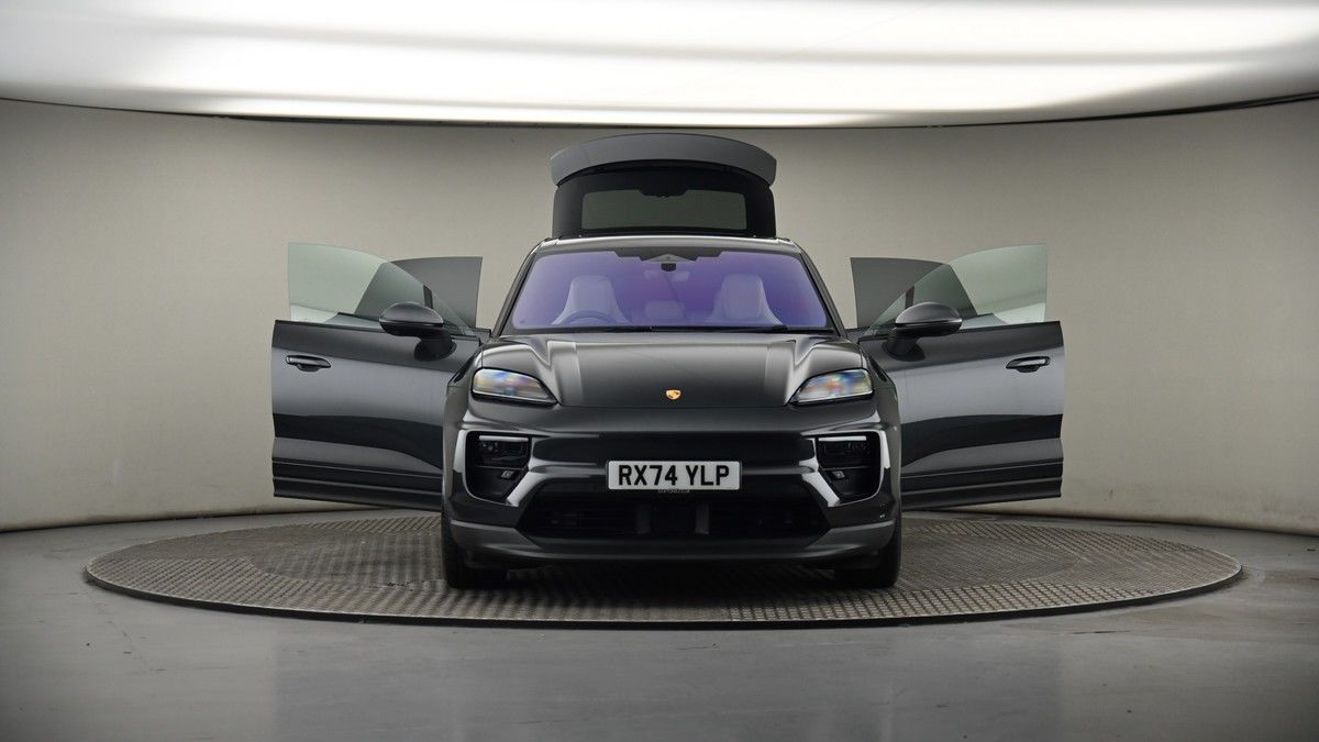 More views of Porsche Macan