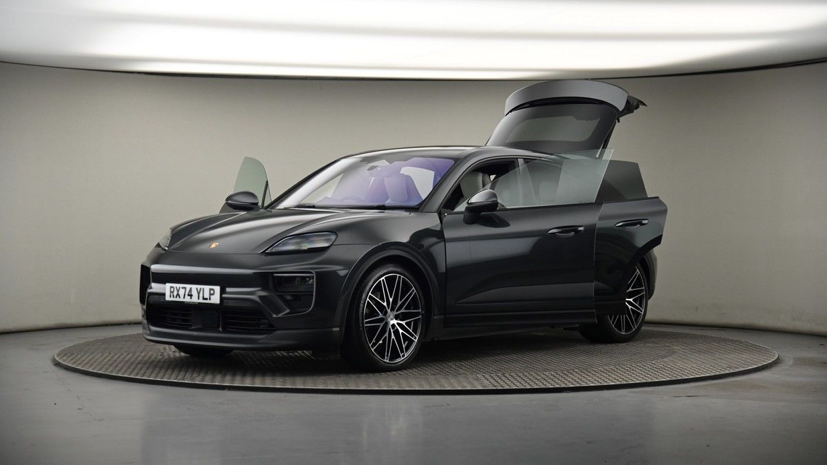 More views of Porsche Macan