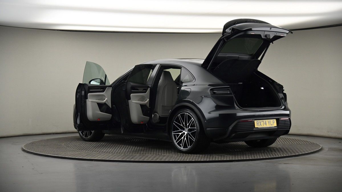 More views of Porsche Macan