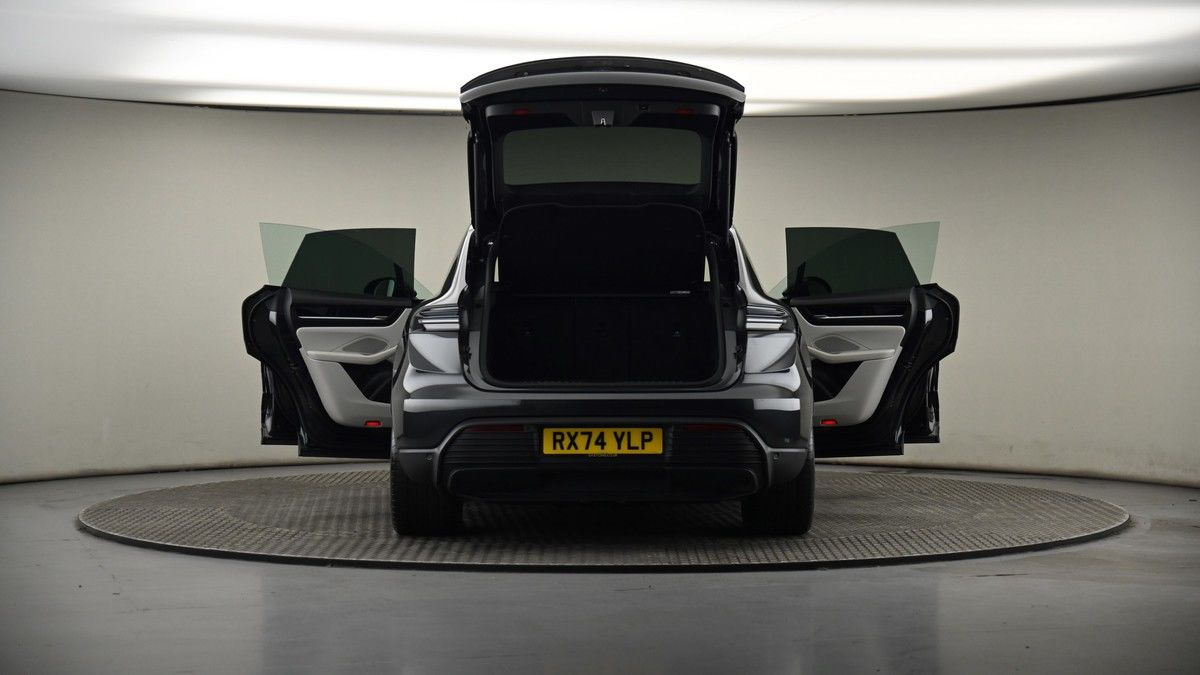 More views of Porsche Macan