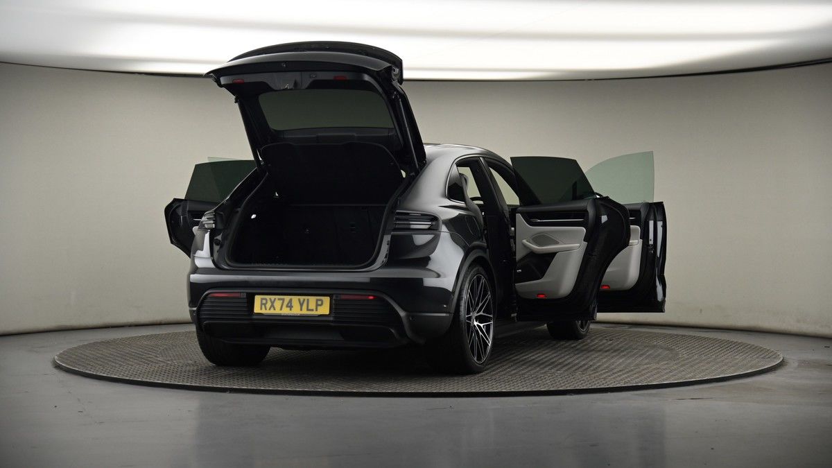 More views of Porsche Macan