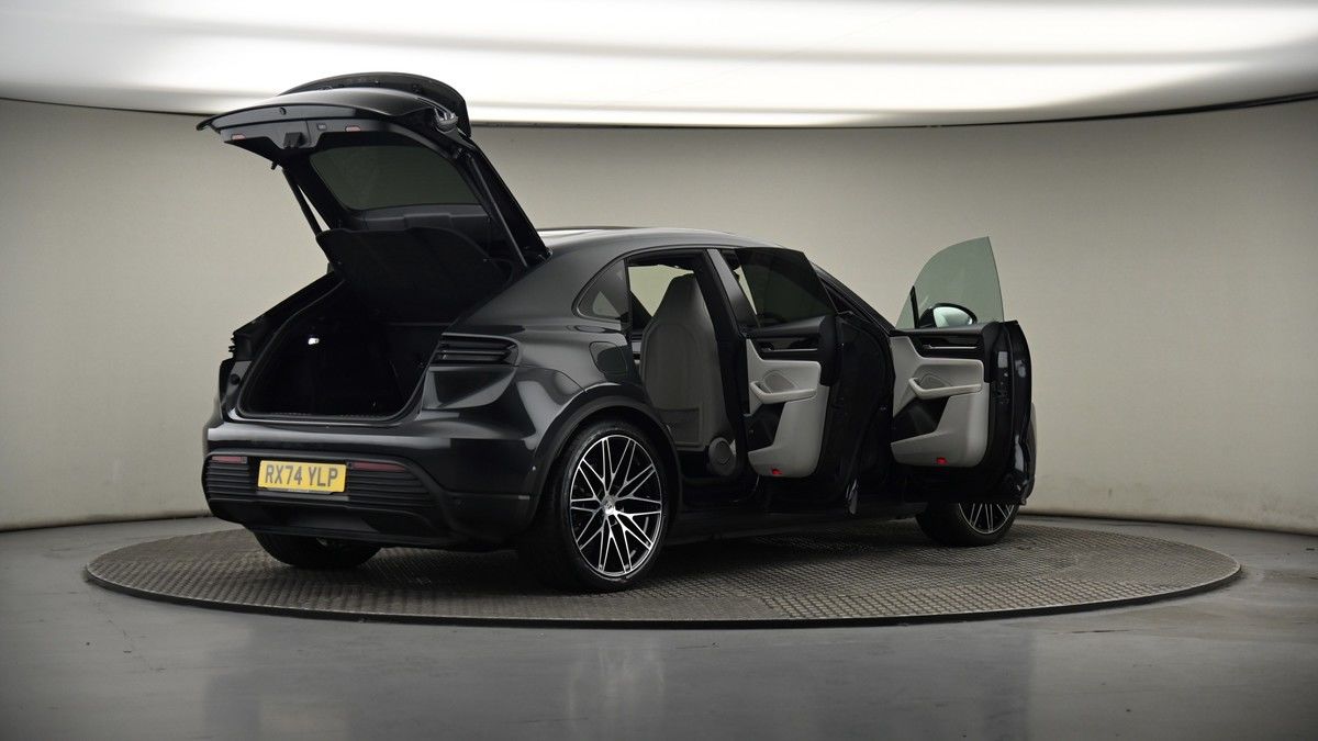 More views of Porsche Macan