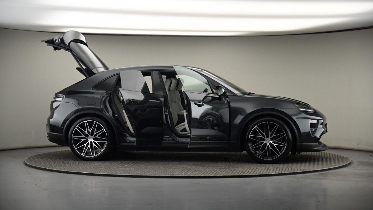 More views of Porsche Macan