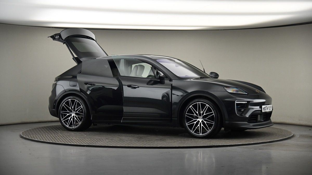 More views of Porsche Macan