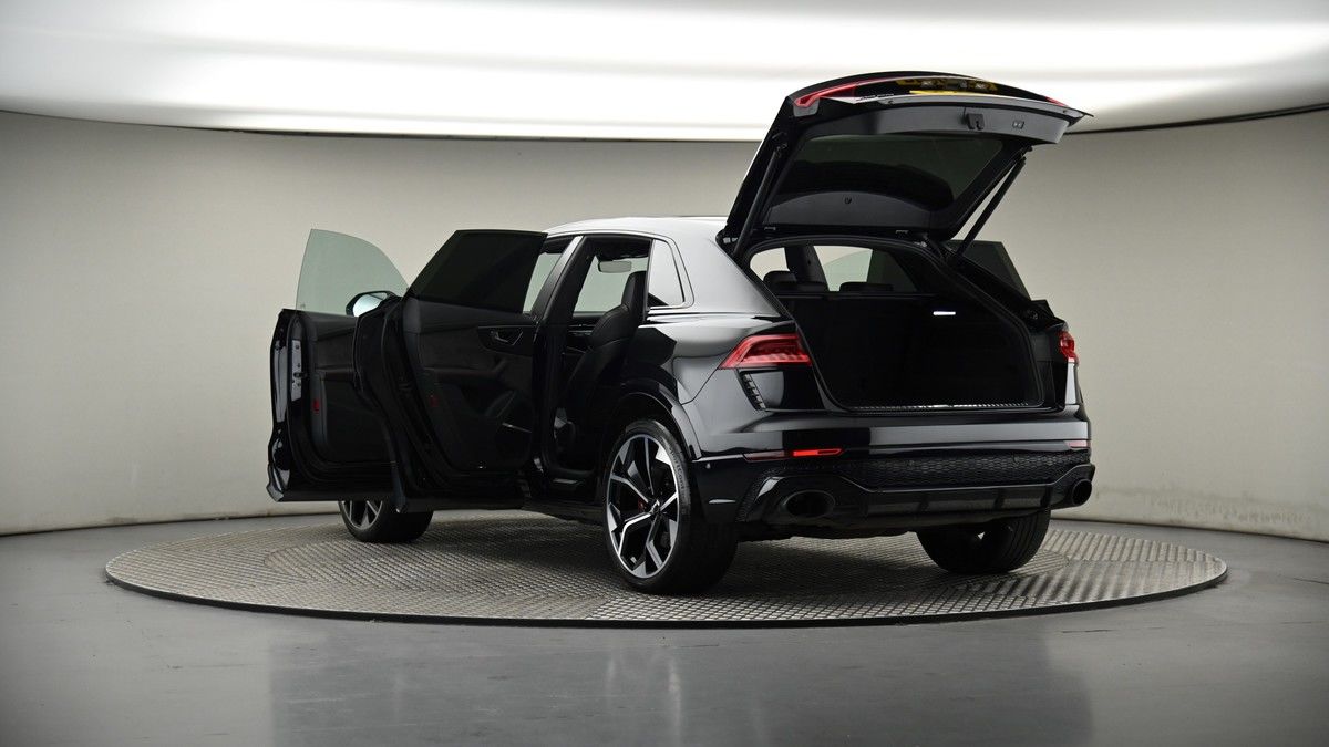 Audi RSQ8 Image 8