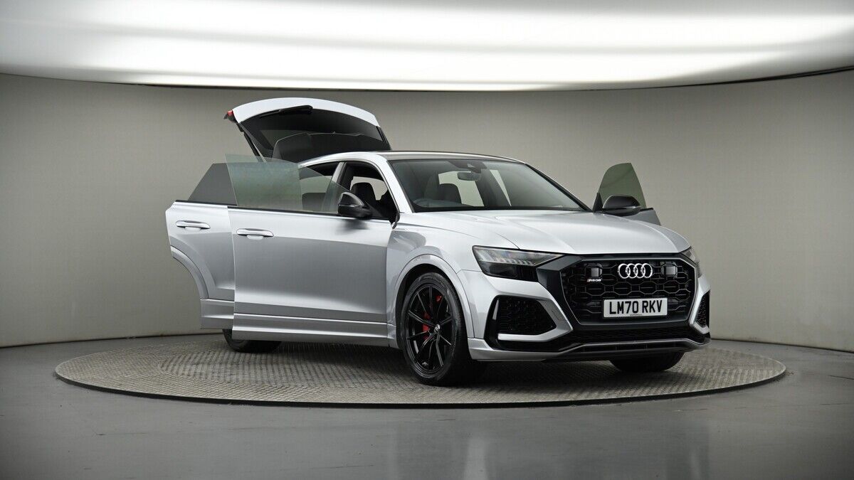 More views of Audi RSQ8