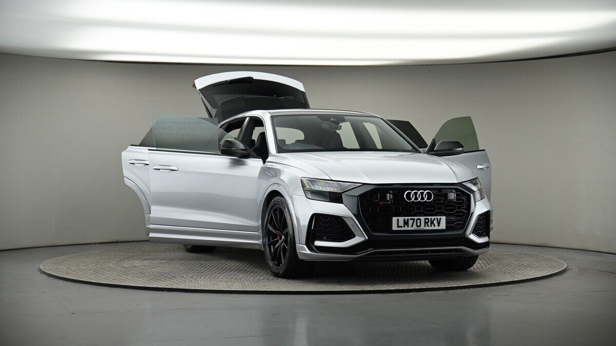 More views of Audi RSQ8