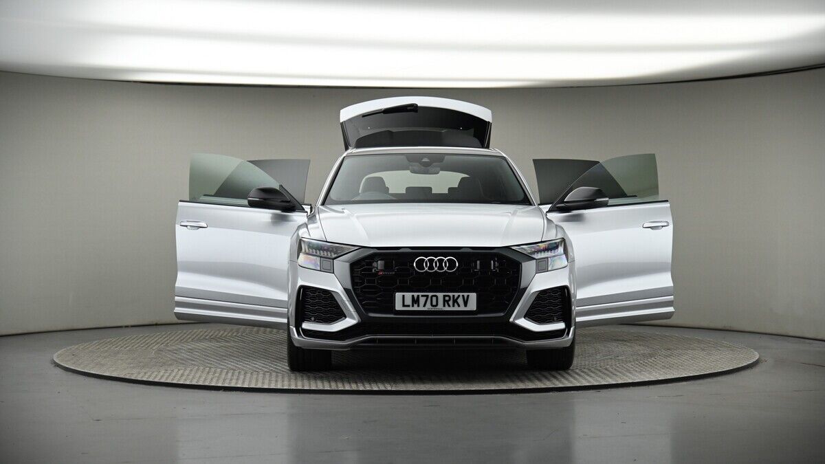 More views of Audi RSQ8