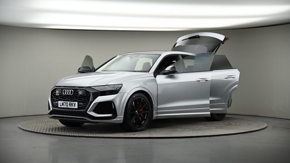 More views of Audi RSQ8