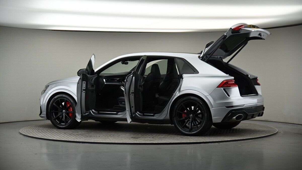 More views of Audi RSQ8