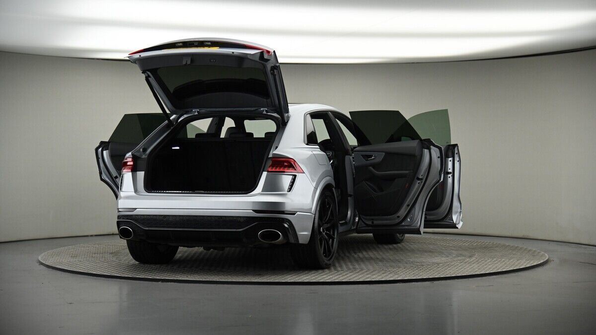 More views of Audi RSQ8