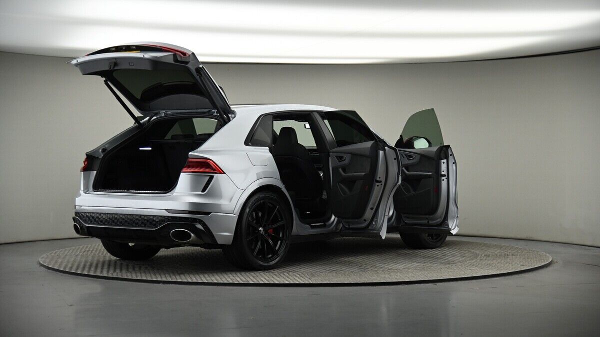 More views of Audi RSQ8