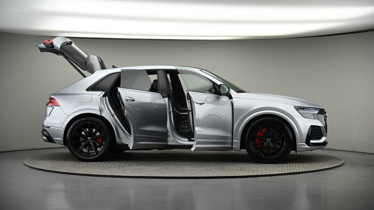 More views of Audi RSQ8