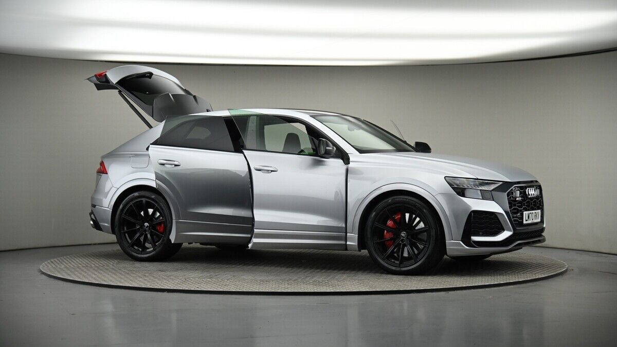 More views of Audi RSQ8