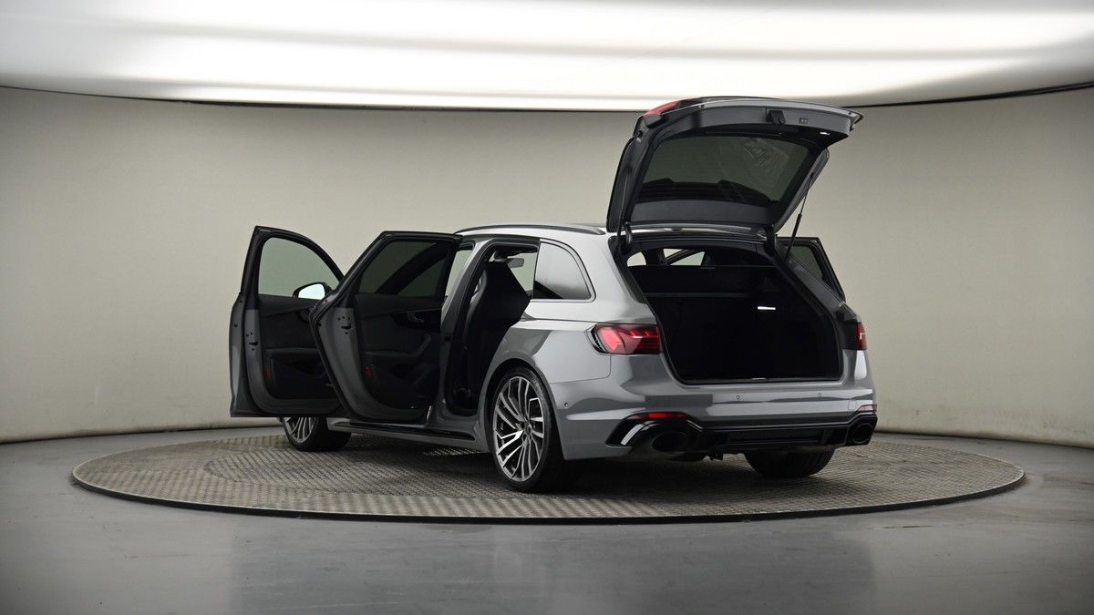 Audi RS4 Avant Image 8