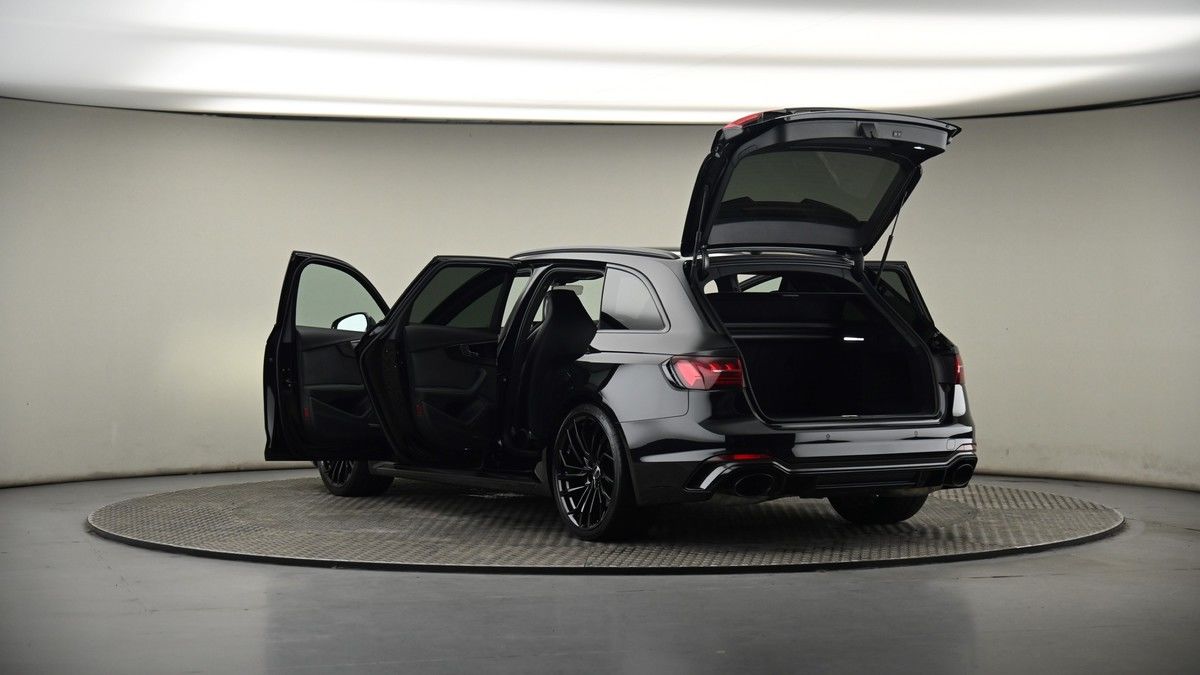 Audi RS4 Avant Image 7