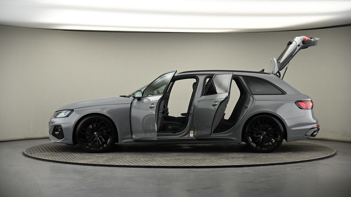 More views of Audi RS4 Avant