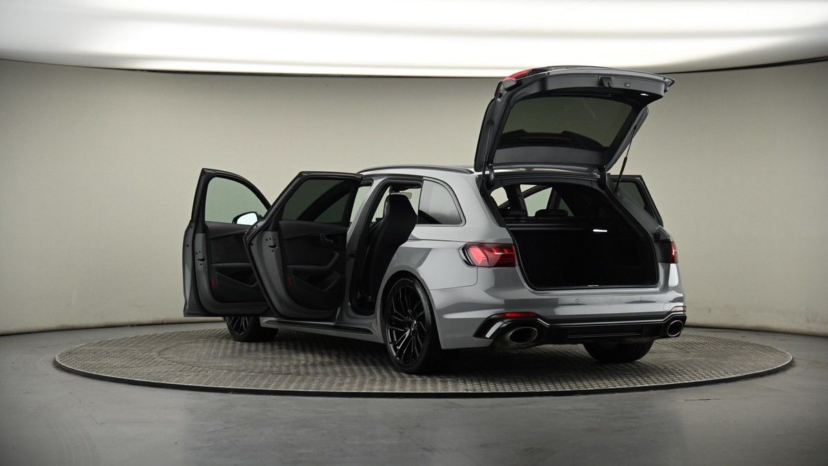 Audi RS4 Avant Image 7