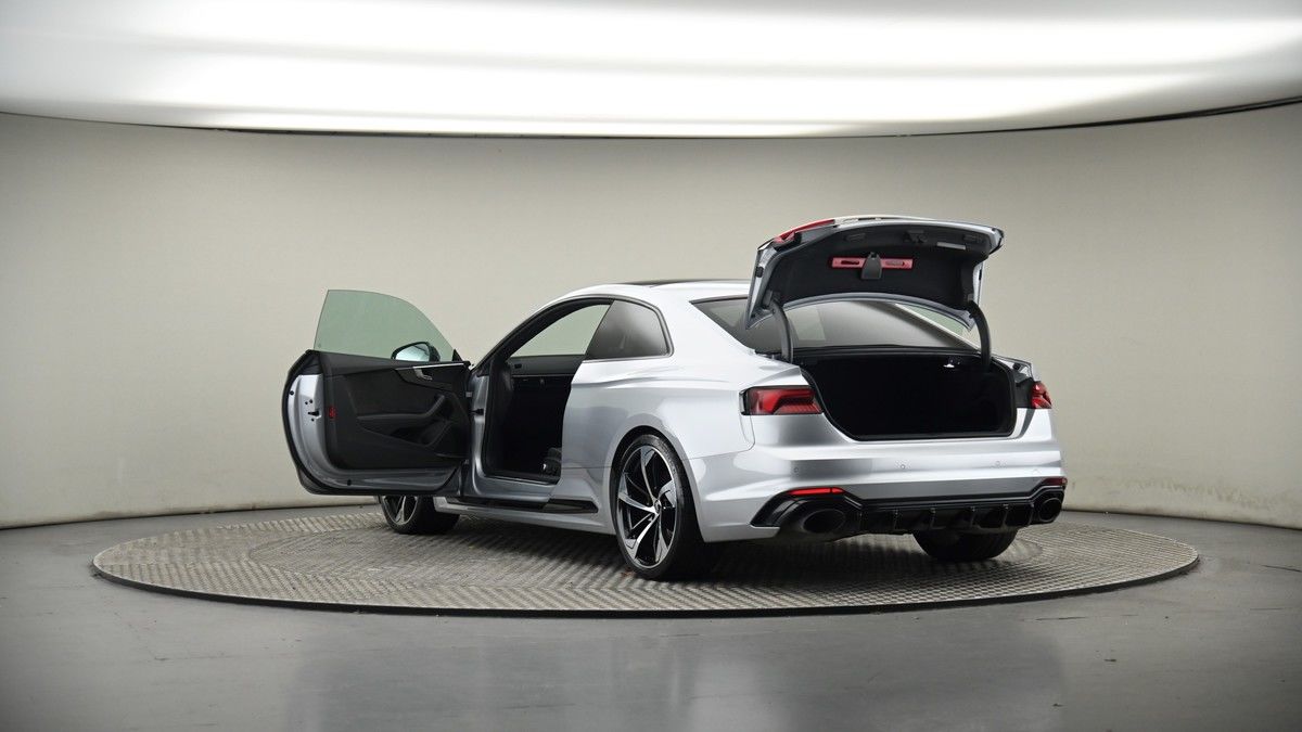 Audi RS5 Image 8