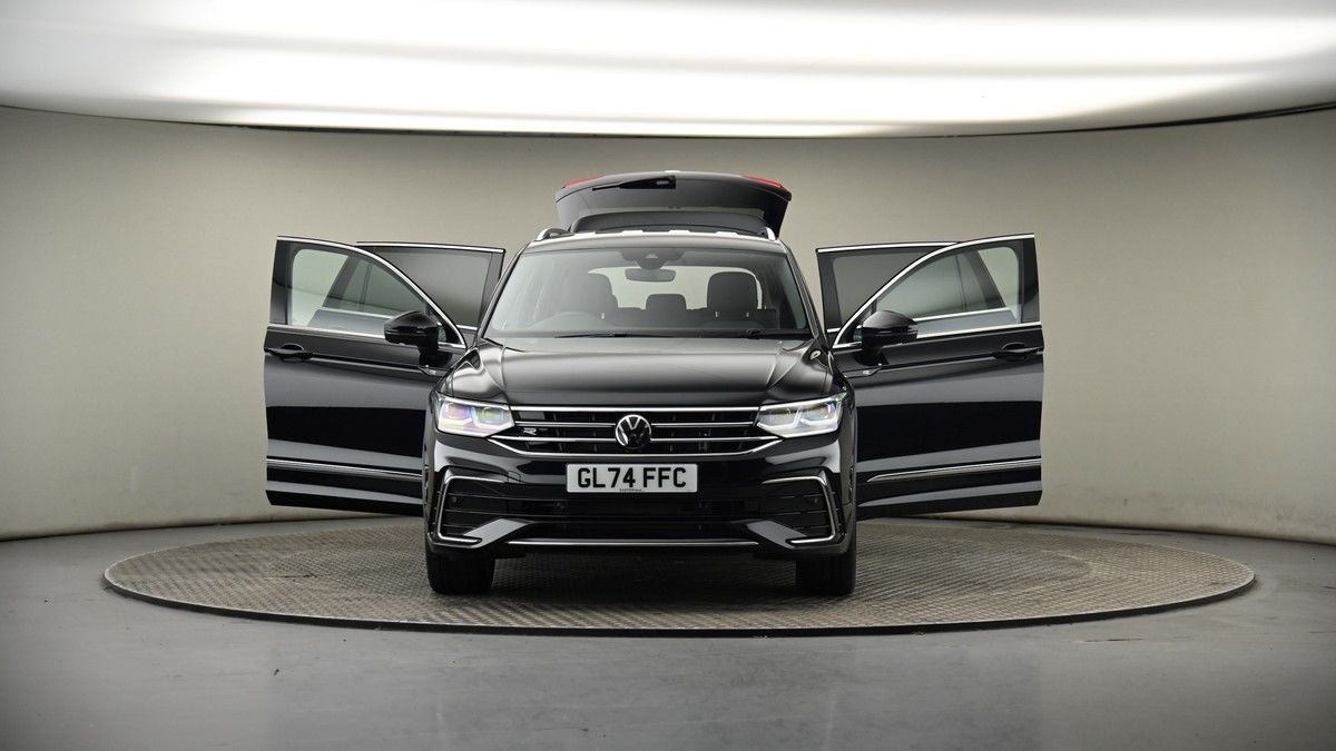 More views of Volkswagen Tiguan Allspace