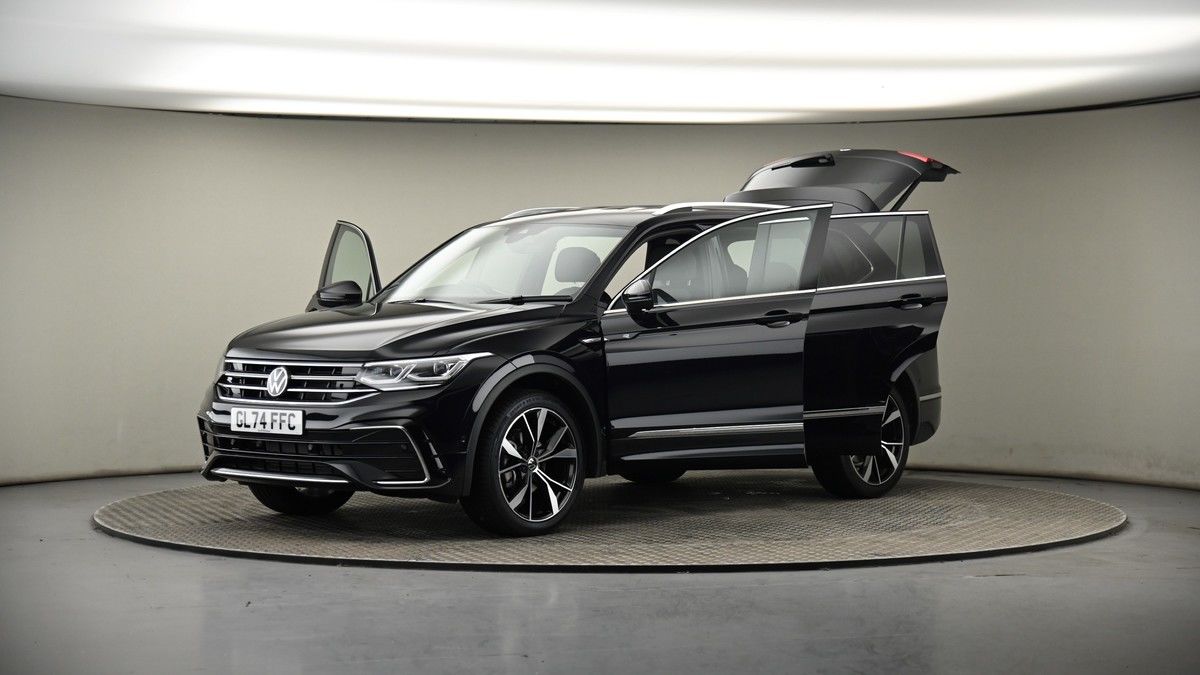 More views of Volkswagen Tiguan Allspace