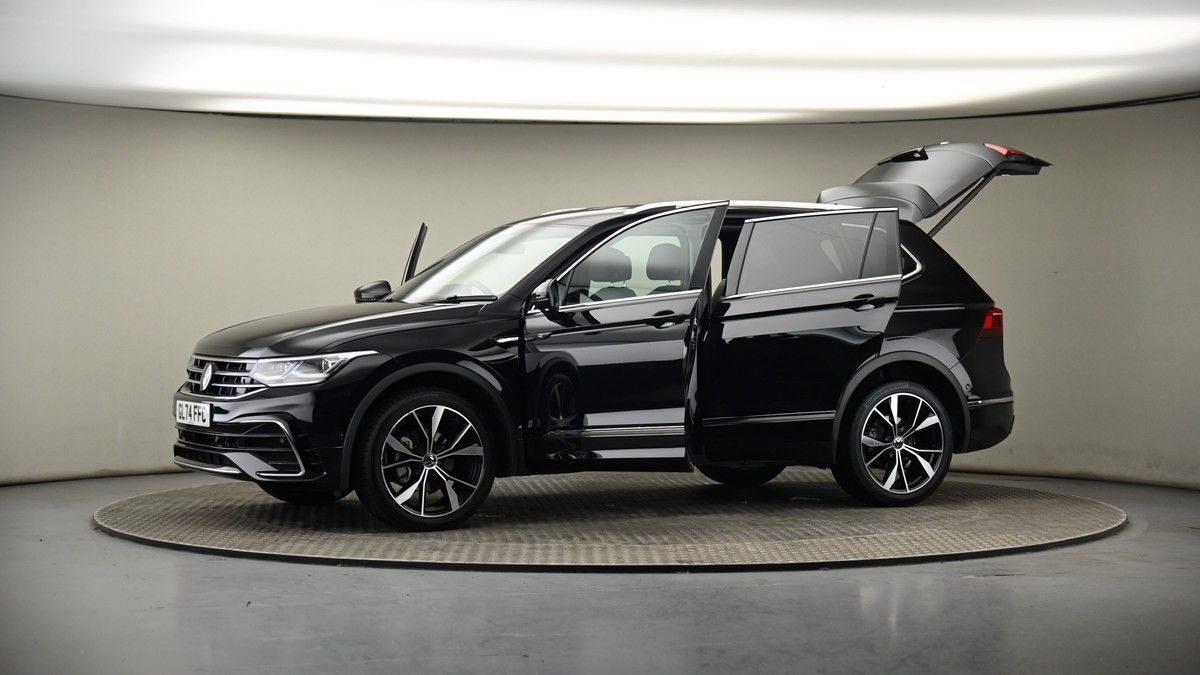 More views of Volkswagen Tiguan Allspace