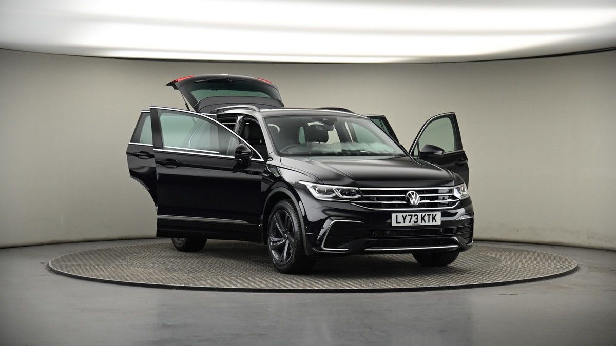 More views of Volkswagen Tiguan