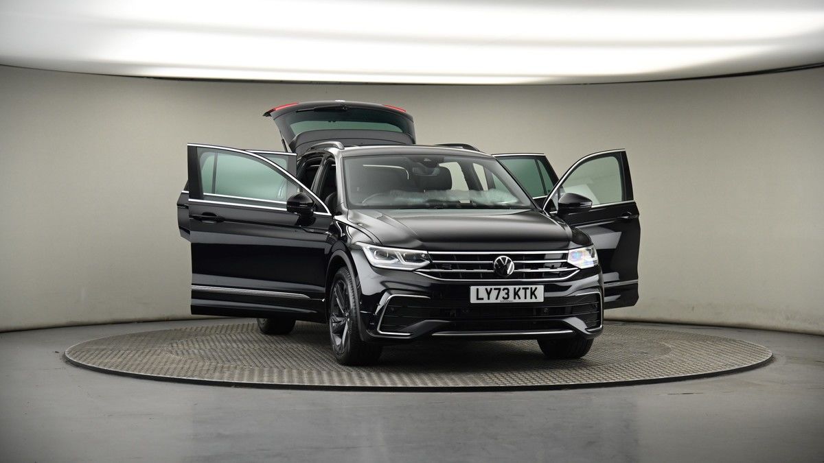 More views of Volkswagen Tiguan