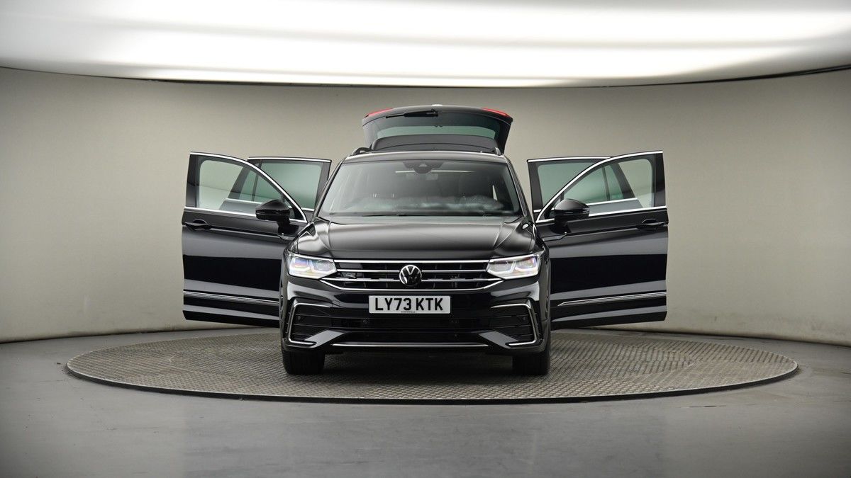 More views of Volkswagen Tiguan