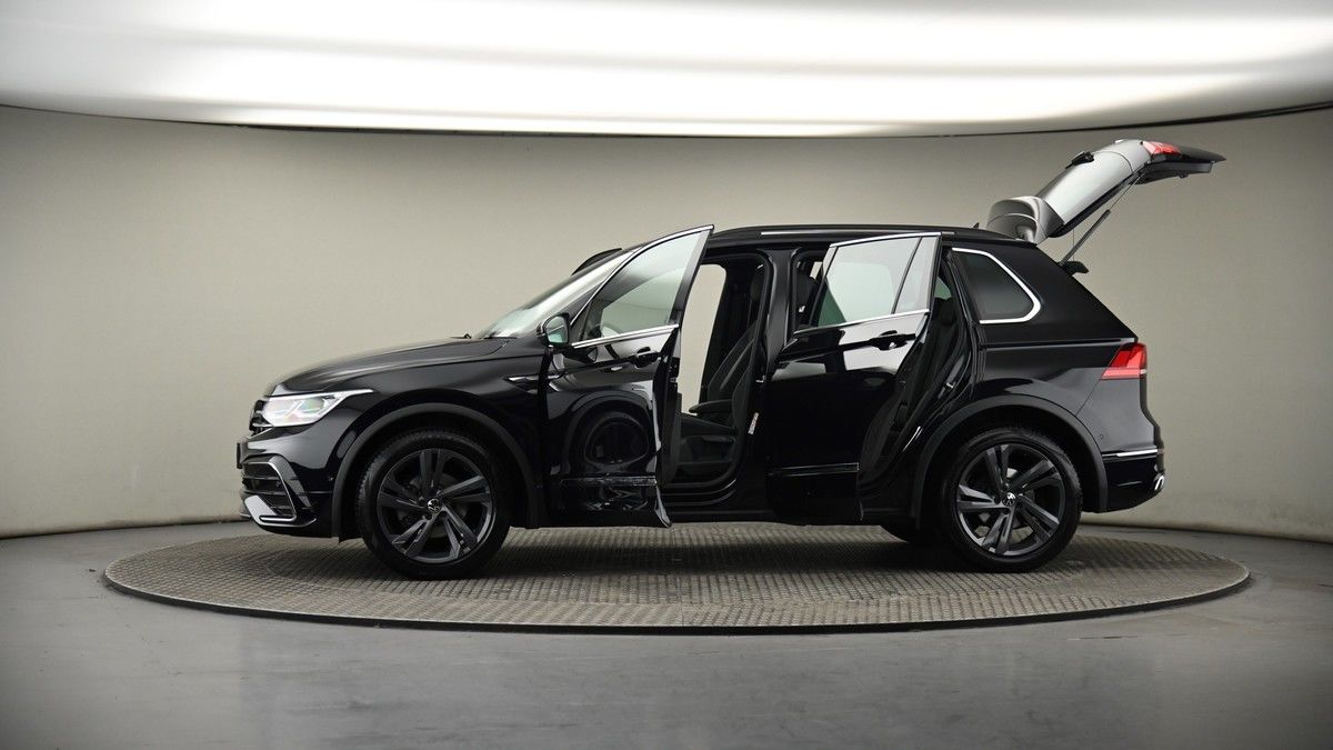 More views of Volkswagen Tiguan