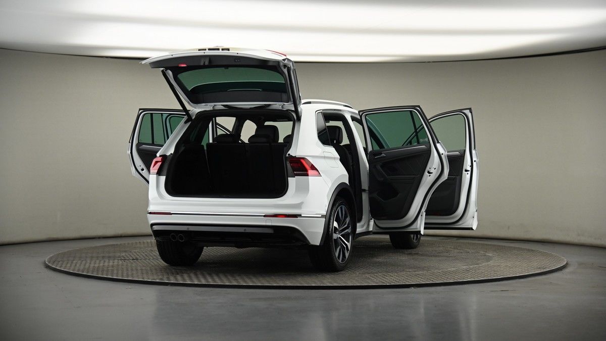 More views of Volkswagen Tiguan