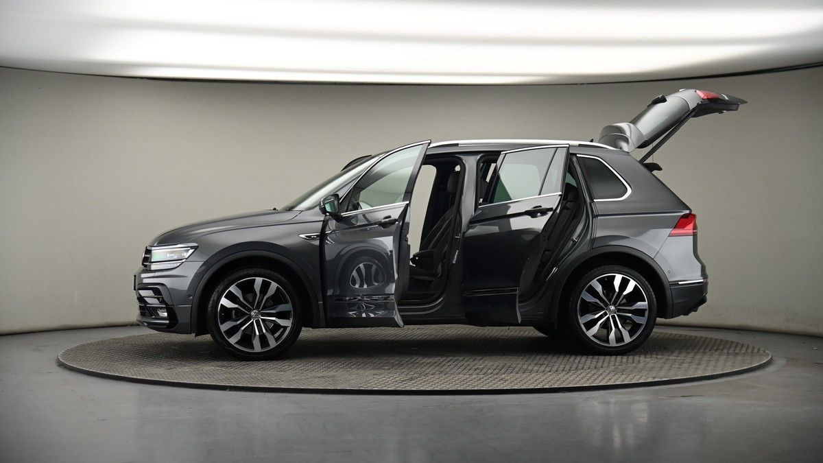 More views of Volkswagen Tiguan