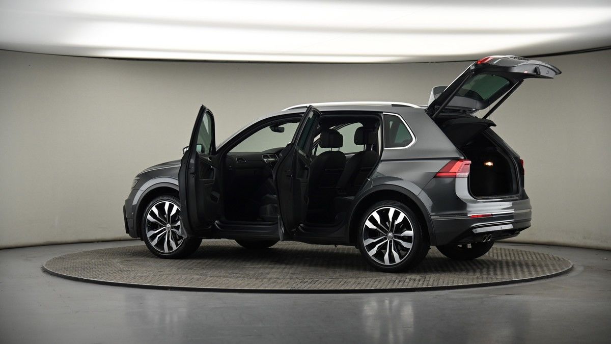 More views of Volkswagen Tiguan