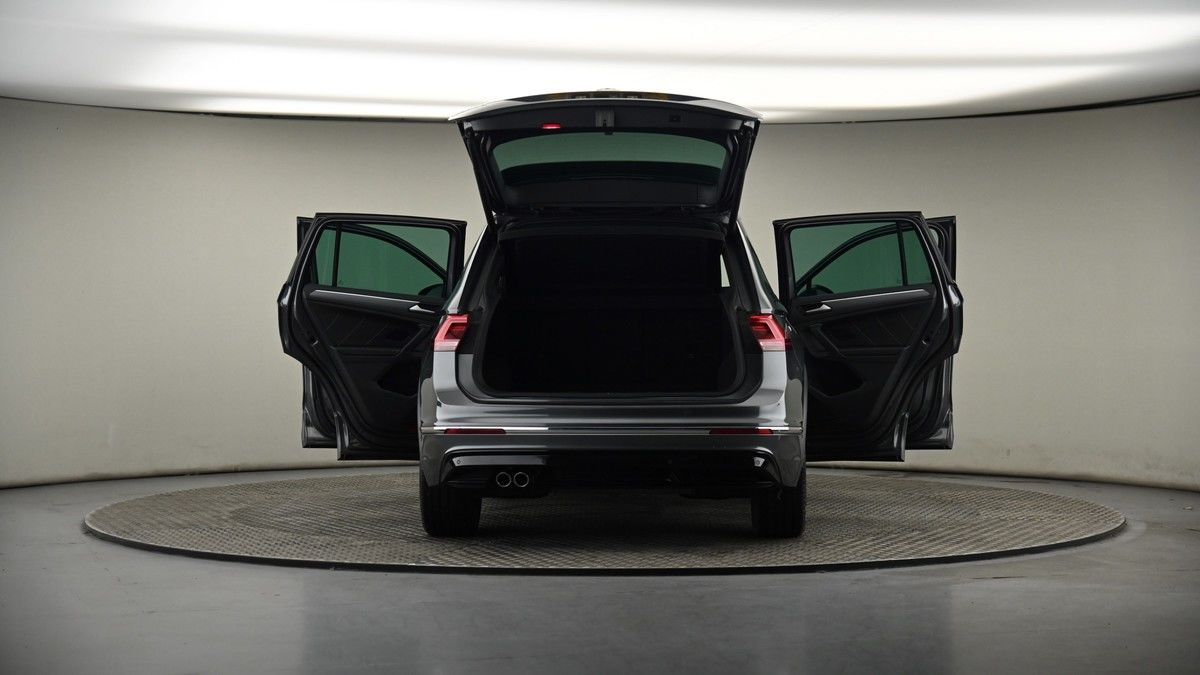 More views of Volkswagen Tiguan